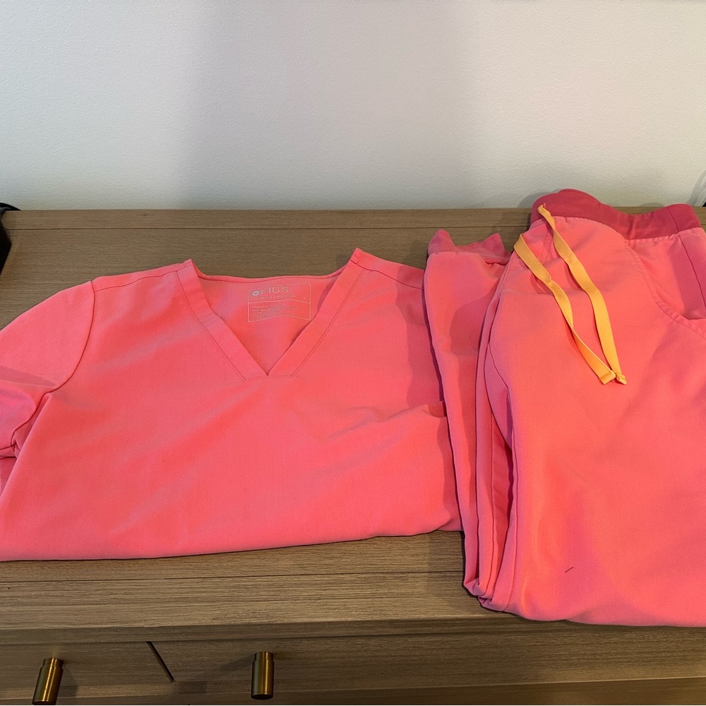Figs Neon Pink Scrub Set